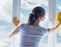 ფანჯრების წმენდას მზიან ამინდში არ გირჩევთ - სახლის დალაგების დროს დაშვებული შეცდომები